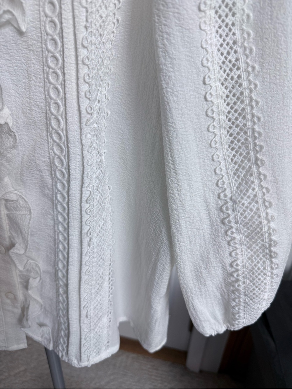Alice Blue White Ruffled Lace-Trim Blouse puff sleeves semi sheer button down XL - Picture 8 of 15